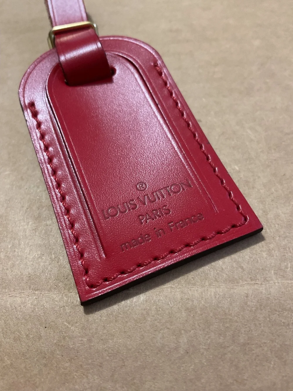 ✅LV PICK 1 AUTHENTIC LV LEATHER TAG +free fashion keychain